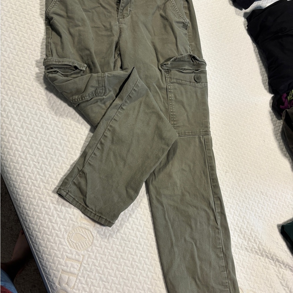 Women’s Olive Cargo Pants